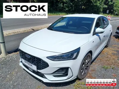 Gebraucht Ford Focus ST-Line 125 PS (91 kW) 2022 Weiß Limousine