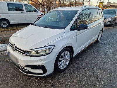 Second-hand VW Touran IQ Drive 150 CP (110 kW) 2019 Alb Monovolum