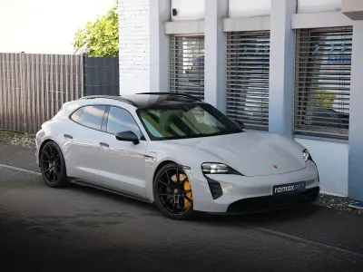 Gebraucht Porsche Taycan GTS Sport Turismo Sport Turismo 439 kW (598 PS) 2022 Kreide Kombi