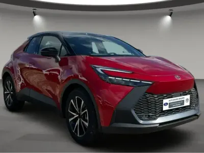 Neu Toyota C-HR 140 PS (102 kW) 2026 Rot SUV