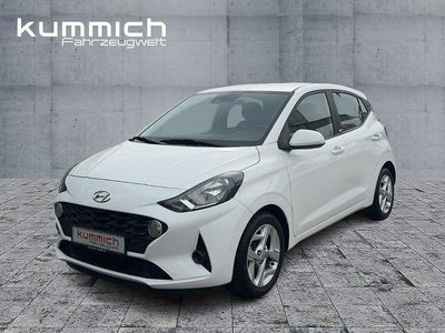 Gebraucht Hyundai i10 Trend 84 PS (61 kW) 2021 Weiß Kleinwagen
