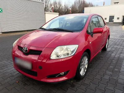 Gebraucht Toyota Auris Life 132 PS (97 kW) 2009 Rot Kleinwagen