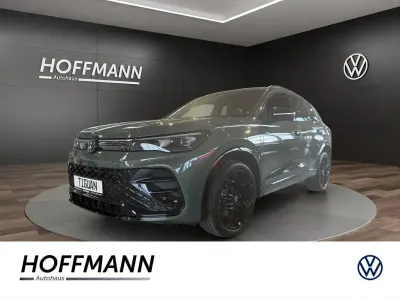 Gebraucht VW Tiguan R-line 150 PS (110 kW) 2026 Grün SUV