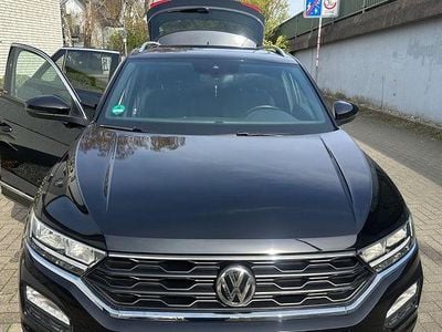 Second-hand VW T-Roc United 150 CP (110 kW) 2020 Negru SUV