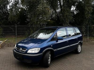 Blau Gebraucht 2004 Opel Zafira Van / Kleinbus | 962 € (Guter Preis)