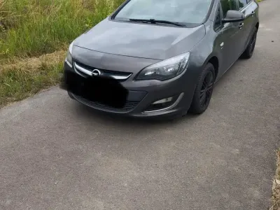 Gebraucht Opel Astra 120 PS (88 kW) 2013 Grau Kombi