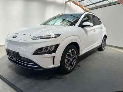 Gebraucht Hyundai Kona Trend 150 kW (204 PS) 2021 Weiß SUV