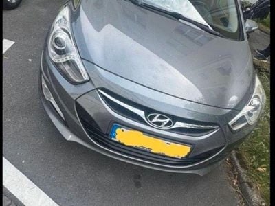 Grau Gebraucht 2014 Hyundai i40 Kombi | 4.500 € (Fairer Preis)