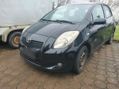 Gebraucht Toyota Yaris 90 PS (66 kW) 2006 Schwarz Kleinwagen