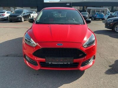 Second-hand Ford Focus ST 250 CP (183 kW) 2016 Roșu Berlinǎ