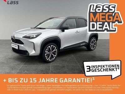 Shimmering silver Gebraucht 2025 Toyota Yaris Cross Plus SUV | 31.980 € (Fairer Preis)