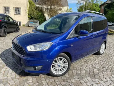 Second-hand Ford Tourneo Courier Titanium 101 CP (74 kW) 2017 Albastru Monovolum