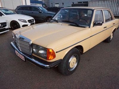 Gebraucht Mercedes 300 88 PS (64 kW) 1983 Gelb Limousine