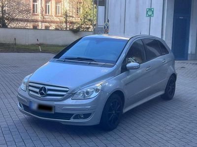 Gebraucht Mercedes B180 Avantgarde 109 PS (80 kW) 2006 Silber Van / Kleinbus