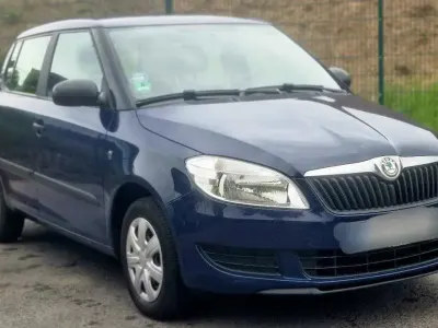 Używany Skoda Fabia Special 60 KM (44 kW) 2010 Niebieski Hatchback