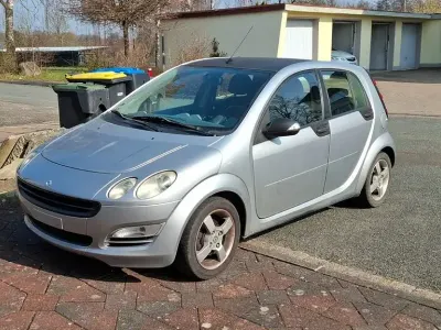 Begagnad Smart ForFour 75 HK (55 kW) 2006 Silver Halvkombi