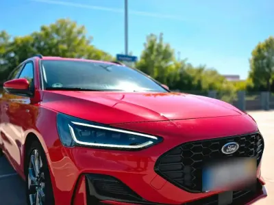 Gebraucht Ford Focus ST-Line 155 PS (114 kW) 2024 Rot Kombi
