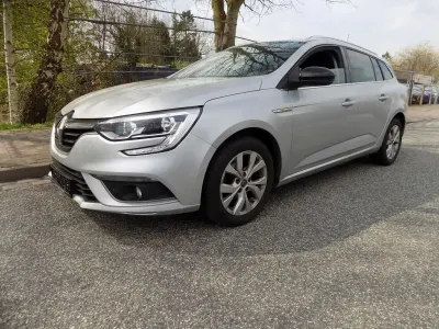 Gebraucht Renault Mégane LIMITED 140 PS (102 kW) 2020 Silber Limousine