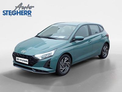Grau Neu 2025 Hyundai i20 Trend Limousine | 25.790 € (Teuer)