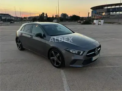 Gebraucht Mercedes A180 116 PS (85 kW) 2019 Silber Limousine