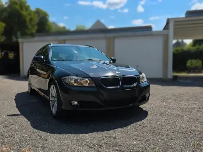 Gebraucht BMW 320 184 PS (135 kW) 2012 Schwarz Kombi