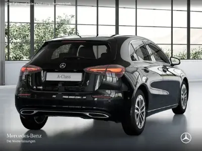 Gebraucht Mercedes A180 Advanced 136 PS (100 kW) 2025 Schwarz Limousine