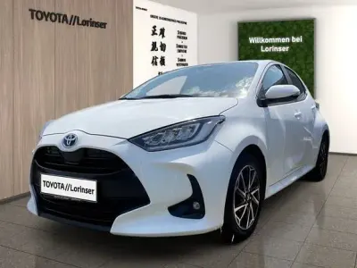 Gebraucht Toyota Yaris Team 116 PS (85 kW) 2022 Weiß Kleinwagen