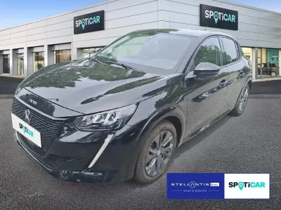 Gebraucht Peugeot e-208 Allure 100 kW (136 PS) 2022 Schwarz Kleinwagen
