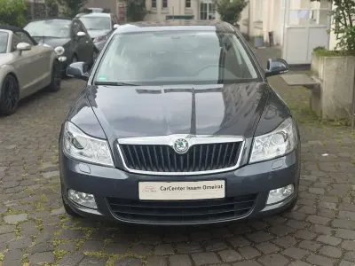Gebraucht Skoda Octavia Elegance 122 PS (89 kW) 2011 Grau Limousine