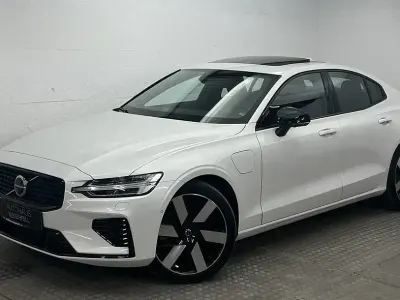 Gebraucht Volvo S60 Plus 455 PS (334 kW) 2025 Crystal white pearl (metallic) Limousine