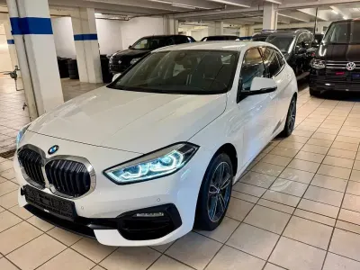 Gebraucht BMW 116 Sport Line 109 PS (80 kW) 2021 Alpinweiss iii Kleinwagen