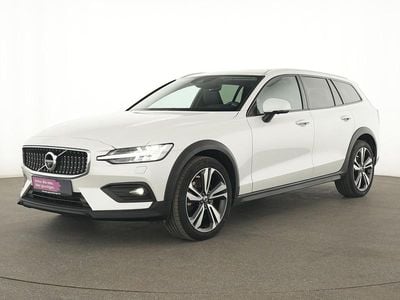 Second-hand Volvo V60 CC Pro 250 CP (183 kW) 2022 Alb Break
