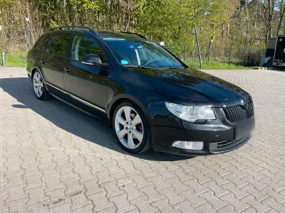 Usata Skoda Superb 140 CV (102 kW) 2011 Nero Station wagon
