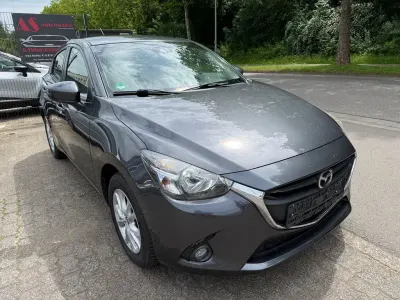 Gebraucht Mazda 2 Center-Line 105 PS (77 kW) 2016 Grau Limousine