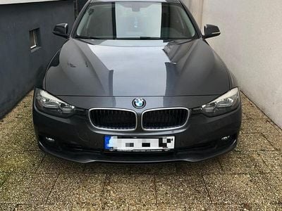Gebraucht BMW 318 150 PS (110 kW) 2016 Grau Limousine