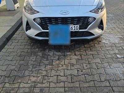 Gebraucht Hyundai i10 67 PS (49 kW) 2021 Grau Kleinwagen