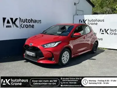Usata Toyota Yaris Hybrid 116 CV (85 kW) 2022 Rosso Utilitaria