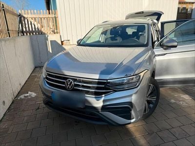 Gebraucht VW Tiguan Allspace Life 150 PS (110 kW) 2023 Silber SUV