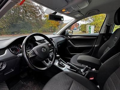 Gebraucht Skoda Octavia 184 PS (135 kW) 2015 Schwarz Kleinwagen