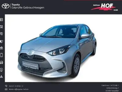Gebraucht Toyota Yaris Comfort 72 PS (52 kW) 2022 Silber Kleinwagen