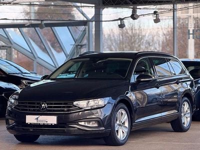 Grau Gebraucht 2022 VW Passat Business Limousine | 18.890 € (Guter Preis)