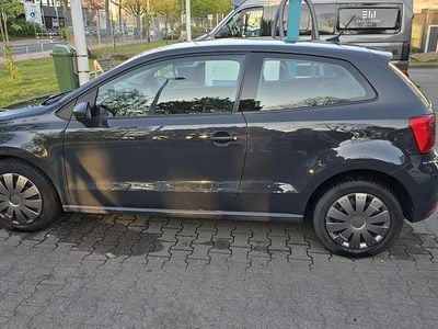 Gebraucht VW Polo Trendline 75 PS (55 kW) 2016 Grau Limousine