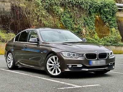 Second-hand BMW 320 184 CP (135 kW) 2013 Maro Berlinǎ