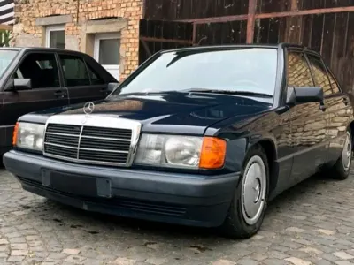 Gebraucht Mercedes 190 109 PS (80 kW) 1992 Blau Limousine