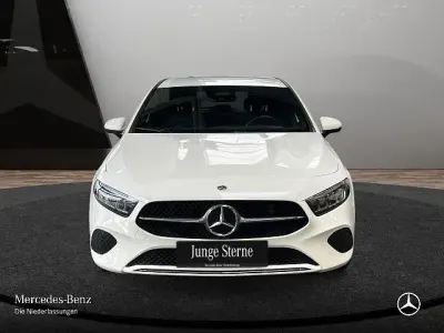 Gebraucht Mercedes A180 Advanced 116 PS (85 kW) 2023 Weiß Limousine