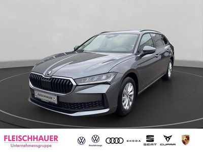 Gebraucht Skoda Superb Essence 204 PS (150 kW) 2025 Graphitegrau metallic Kombi