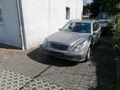 Mercedes E320