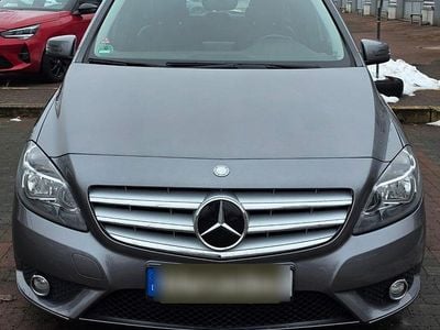 Gebraucht Mercedes B180 122 PS (89 kW) 2013 Grau Van / Kleinbus