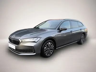 Gebraucht Skoda Superb Selection 150 PS (110 kW) 2025 Grau Kombi