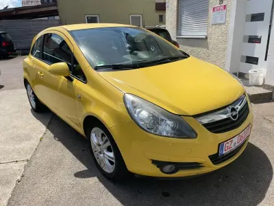 Gebraucht Opel Corsa Innovation 90 PS (66 kW) 2009 Gelb Kleinwagen